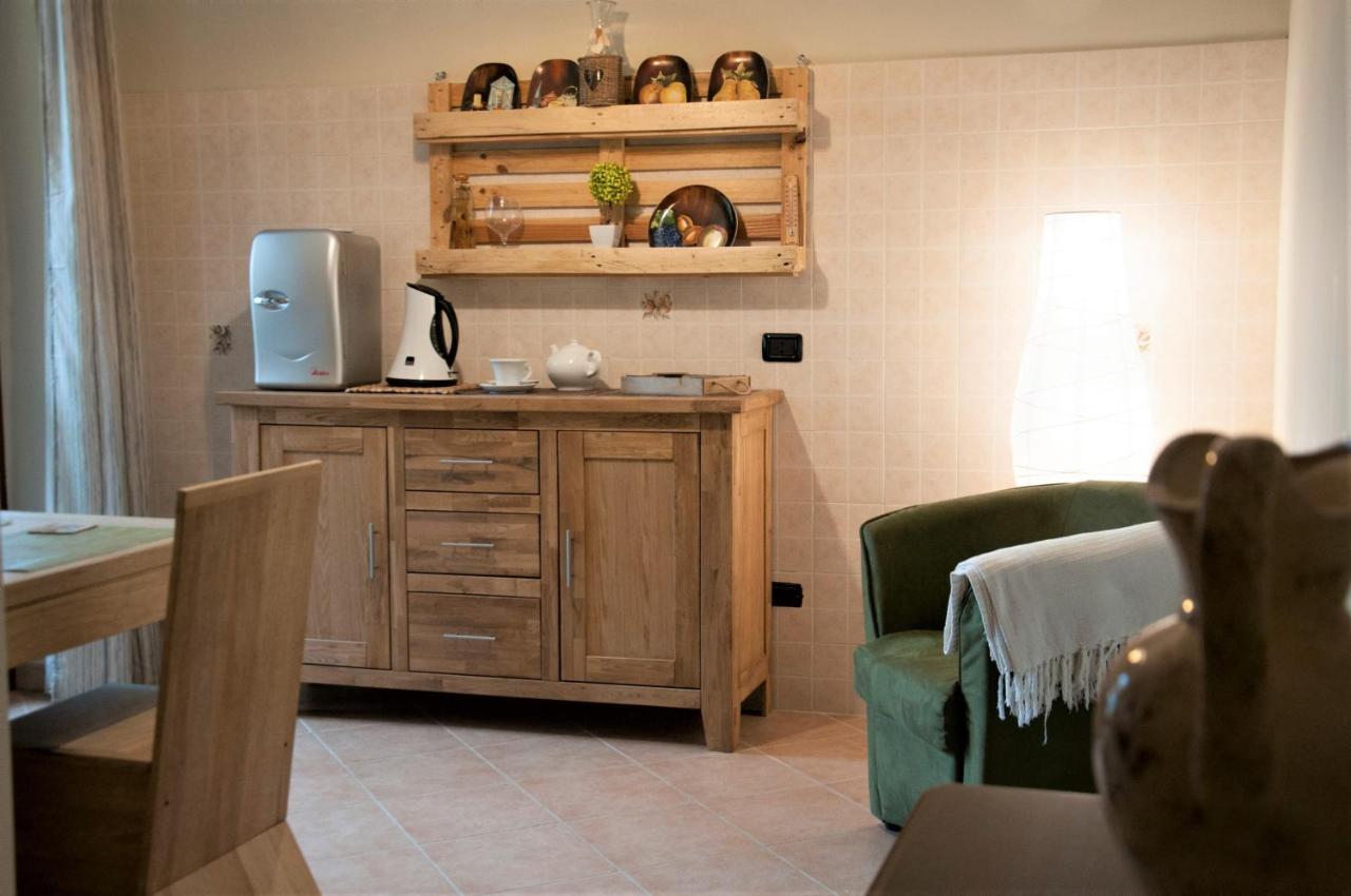 Bed and Breakfast La Chiocciola Momo Екстер'єр фото