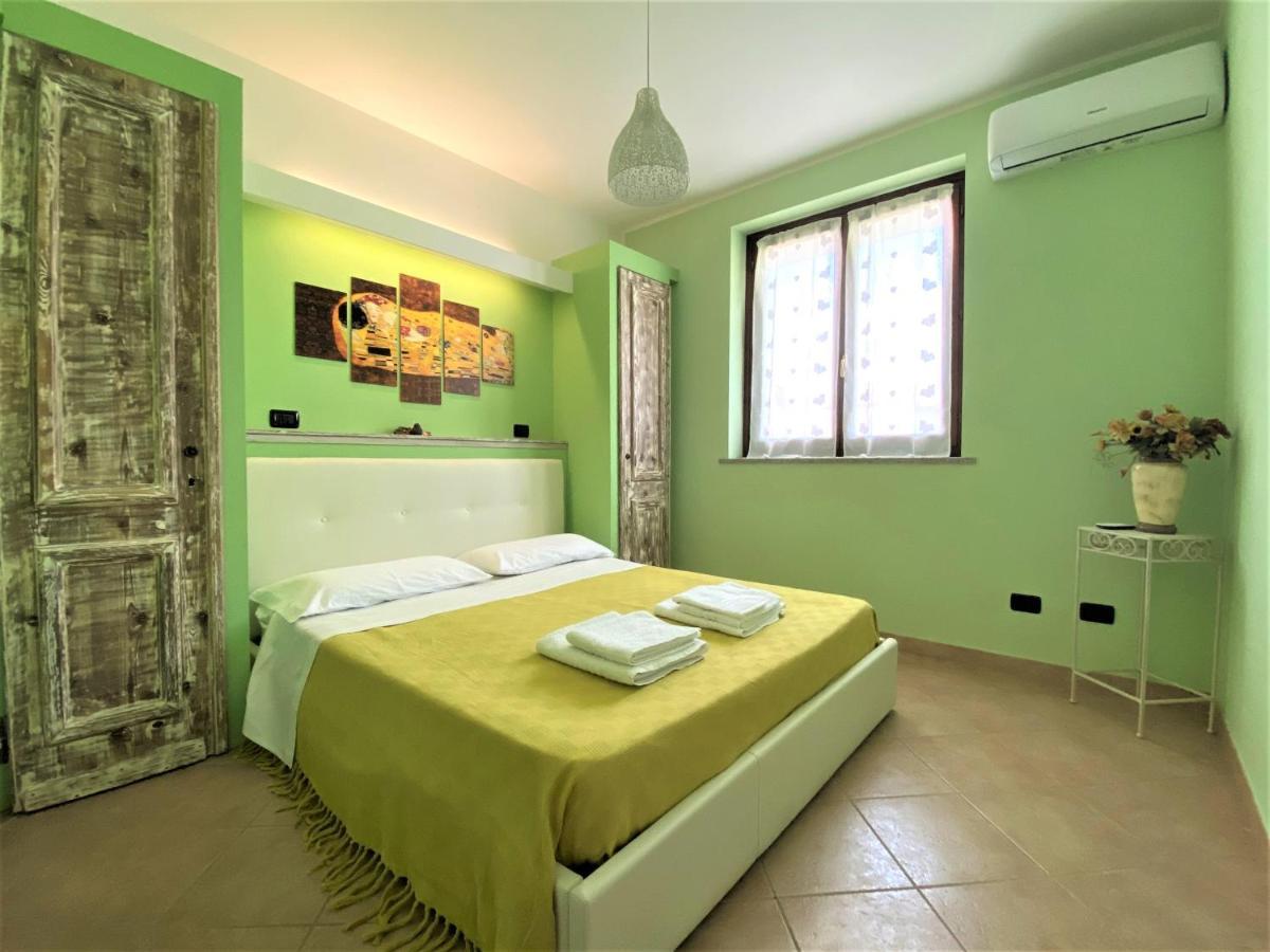 Bed and Breakfast La Chiocciola Momo Екстер'єр фото