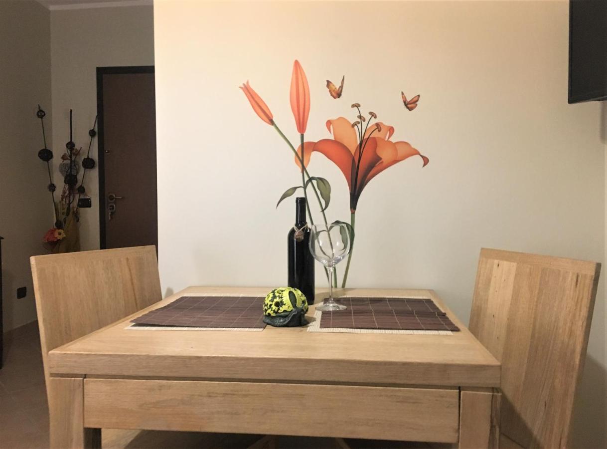 Bed and Breakfast La Chiocciola Momo Екстер'єр фото