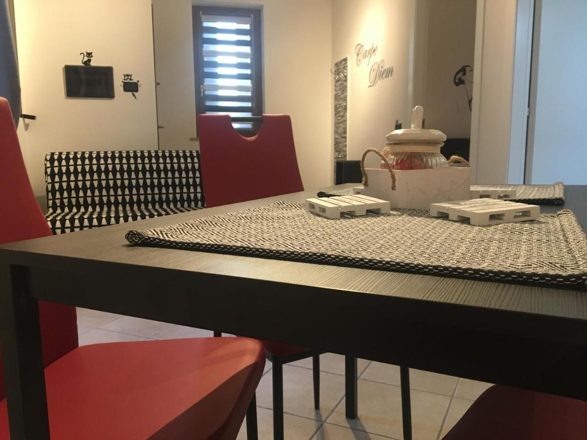 Bed and Breakfast La Chiocciola Momo Екстер'єр фото