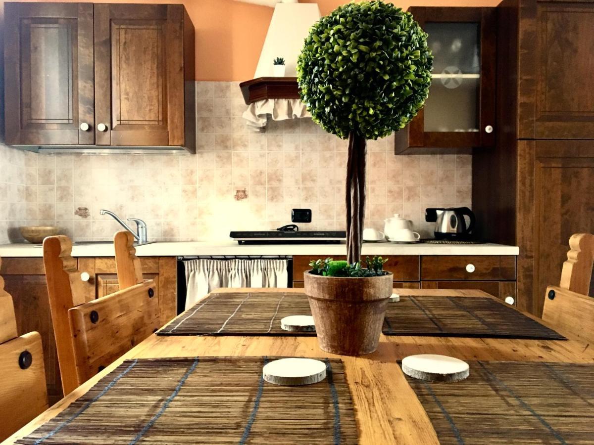 Bed and Breakfast La Chiocciola Momo Екстер'єр фото